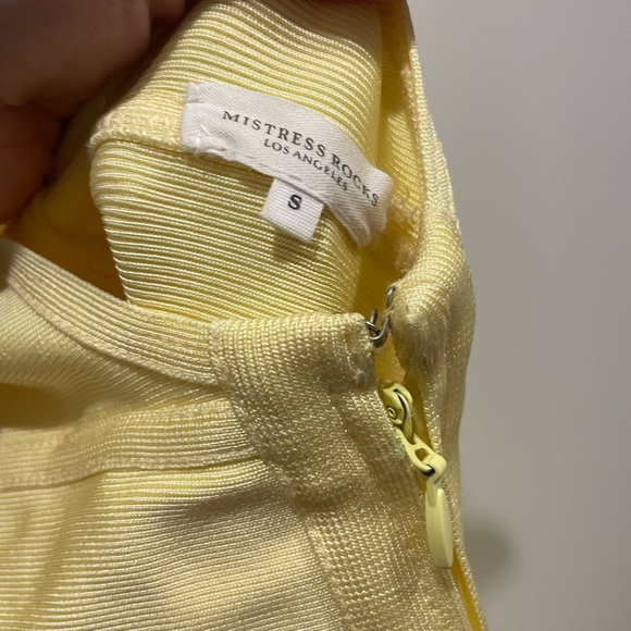 PASTEL YELLOW HOUSE OF CB 
MISTRESS ROCKS - Picture 4 of 7